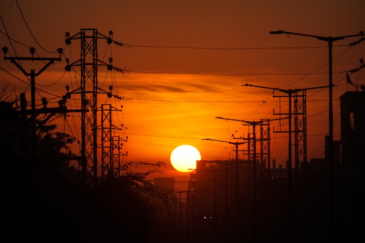 Altas tarifas de energía amenazan la competitividad de empresas en el Suroccidente colombiano: comunidades energéticas surgen como alternativa