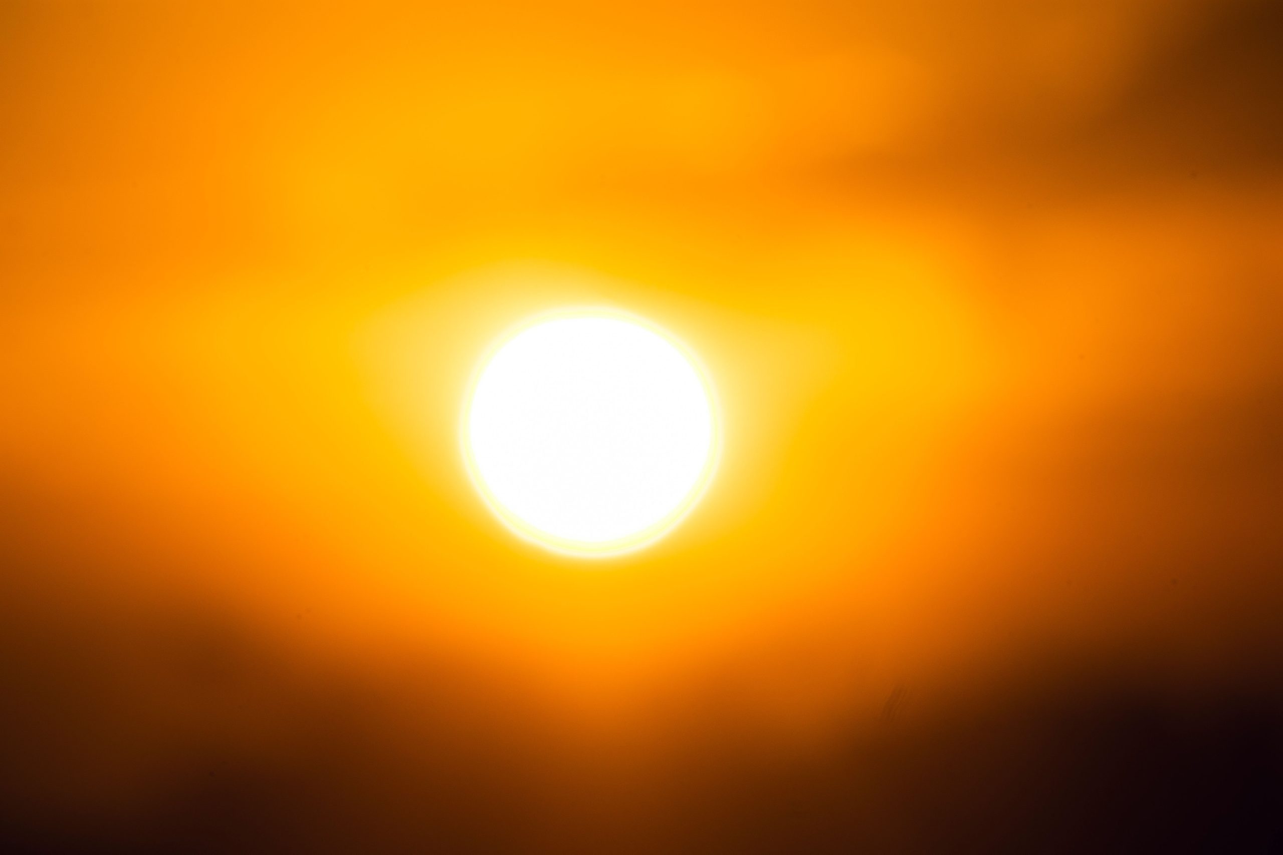 El calor está cambiando la forma de vivir: estas ciudades comienzan a modificar sus horarios y nadie habla de la razón