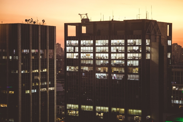 Las empresas enfrentan nuevas expectativas sobre transparencia, competencia y participación pública